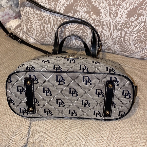 ♠️NWT Dooney & Bourke Rare & Beautiful Hand/Crossbody Bag - Picture 9 of 15